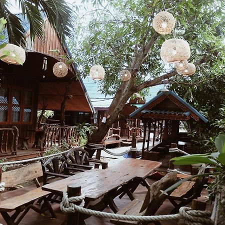 Ruennamyen Resort Amphawa Samut Songkhram Extérieur photo