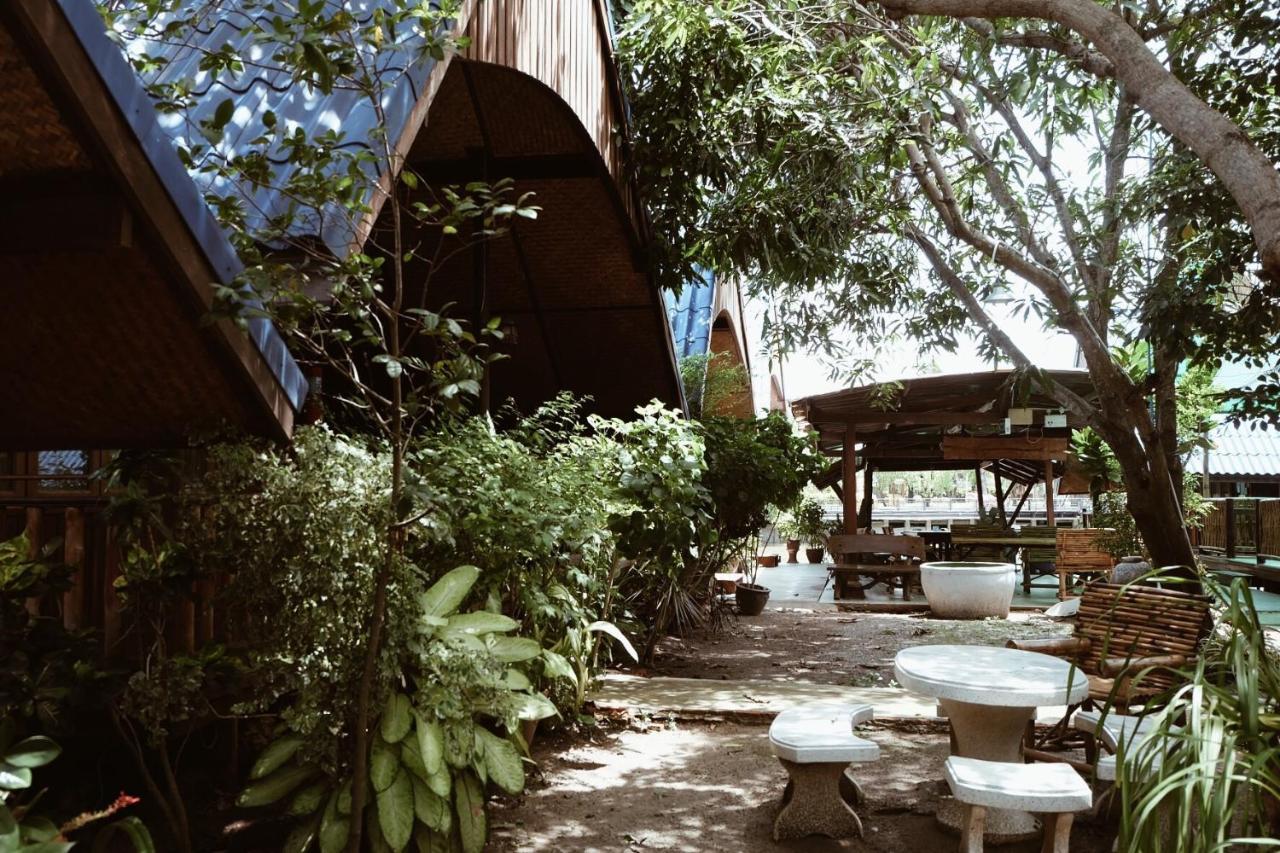 Ruennamyen Resort Amphawa Samut Songkhram Extérieur photo