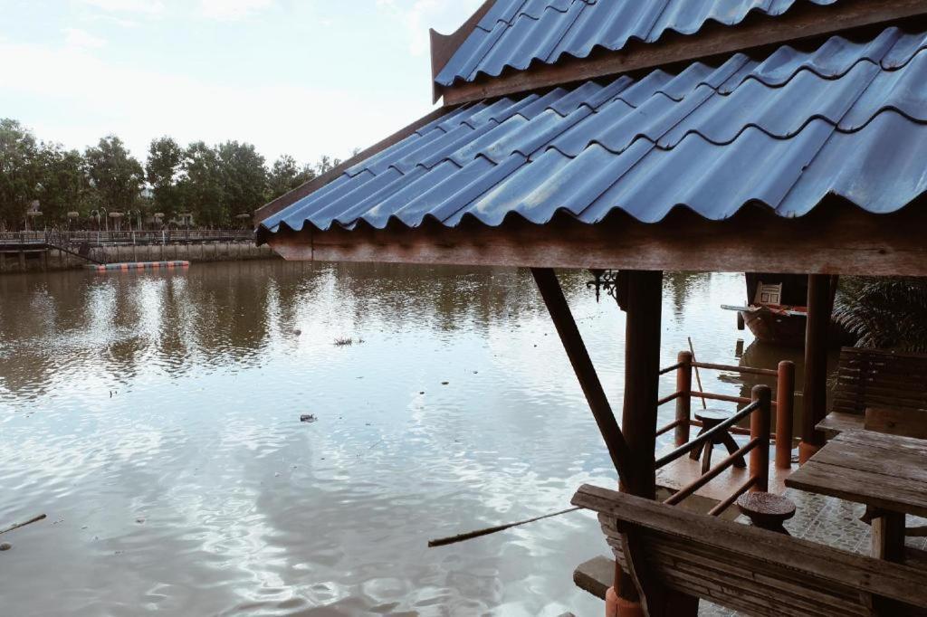 Ruennamyen Resort Amphawa Samut Songkhram Extérieur photo